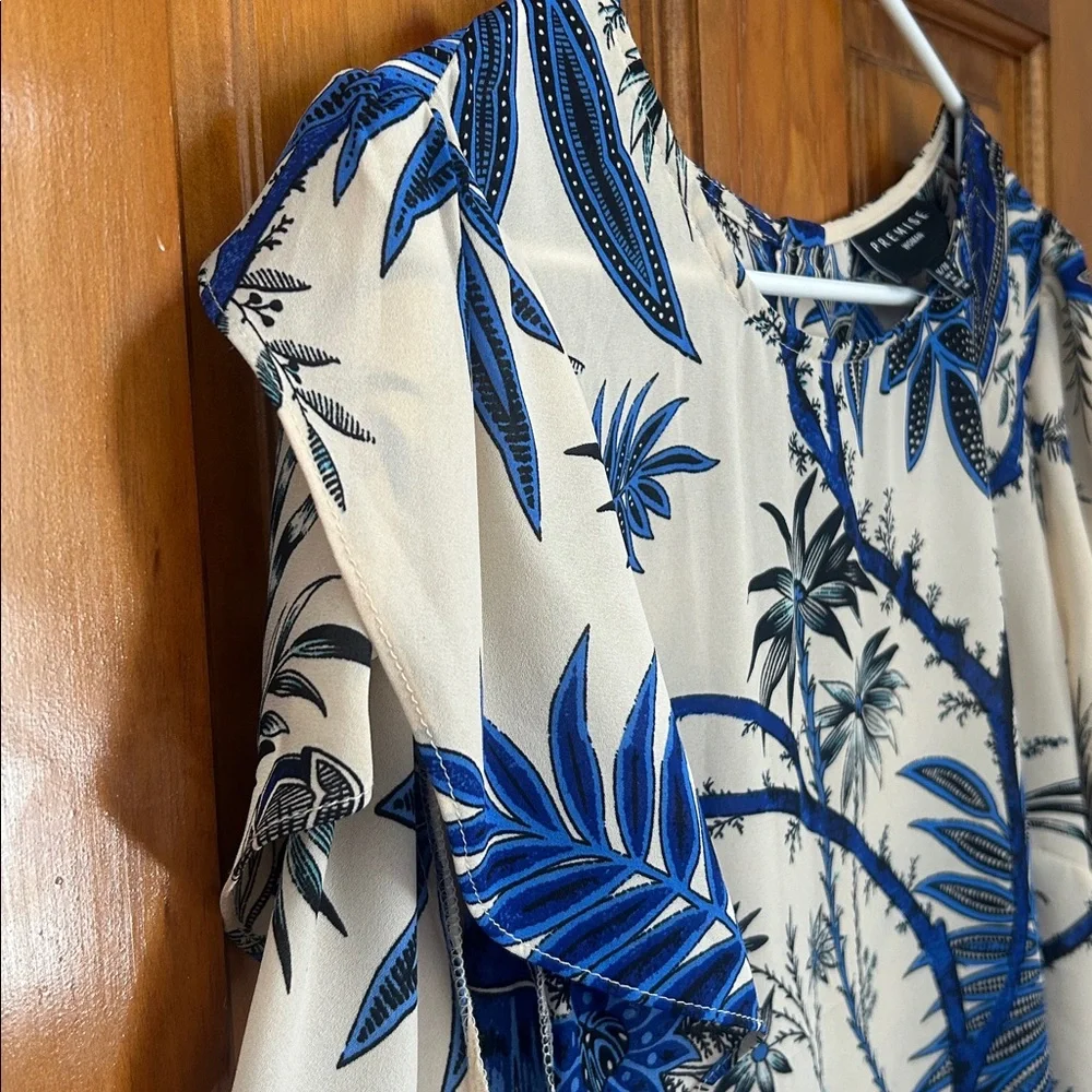 Premise Women’s Plus Floral Tropic Blouse - Picture 4 of 9